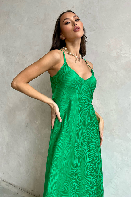 Зеленое платье-сарафан