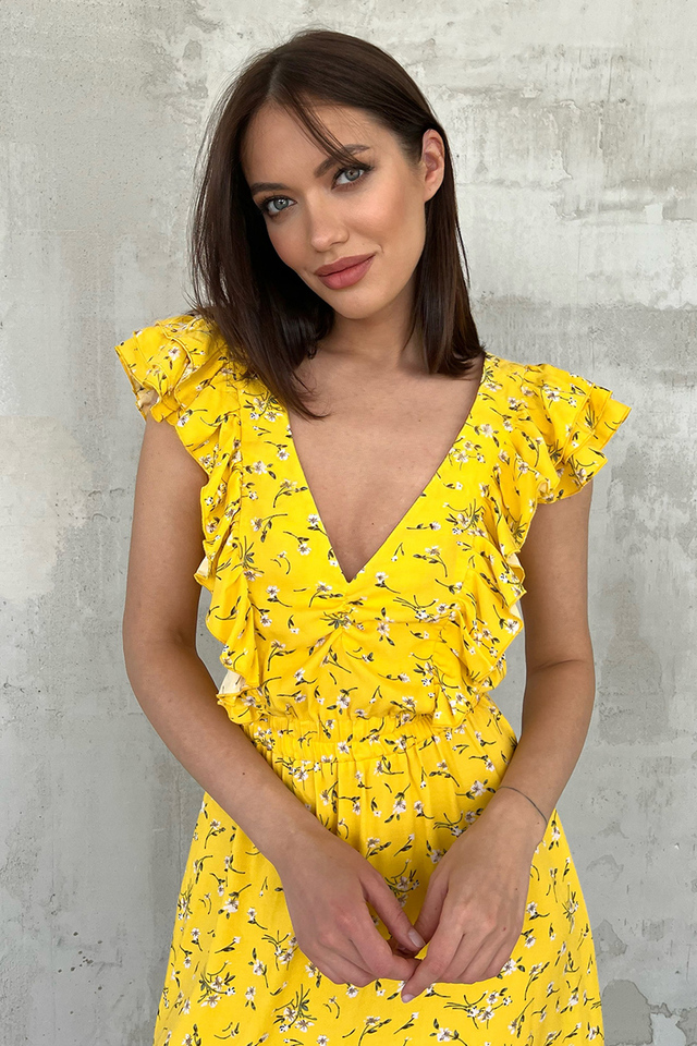 Желтое платье с цветами