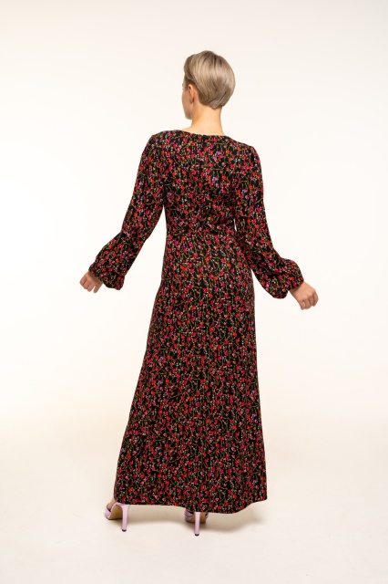Платье макси из 100% вискозы с длинным рукавом в черном цвете