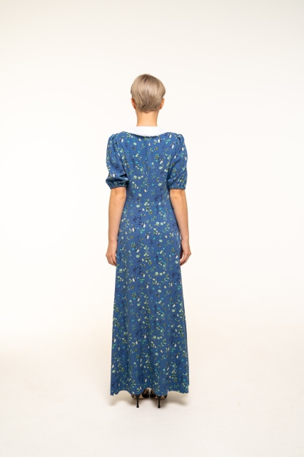 Платье макси из 100% вискозы с белым воротником в синем цвете