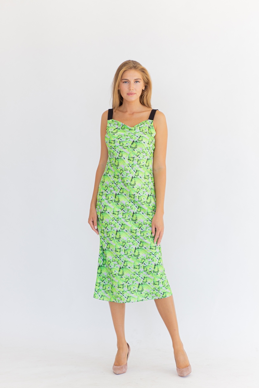 Зеленое платье с бабочками в бельевом стиле