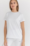 Белая футболка с принтом на спине